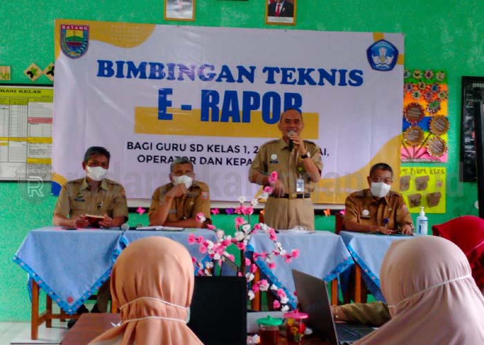 Go Digital, Sekolah di Kecamatan Tulis Mulai Gunakan E-Rapor