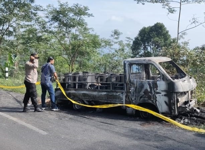 Korsleting, Pickup Ludes Terbakar