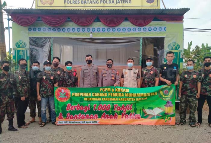 Ramaikan Syiar Ramadan, PCPM-Kokam Kandeman Gelar Santunan Hingga Bagi Takjil