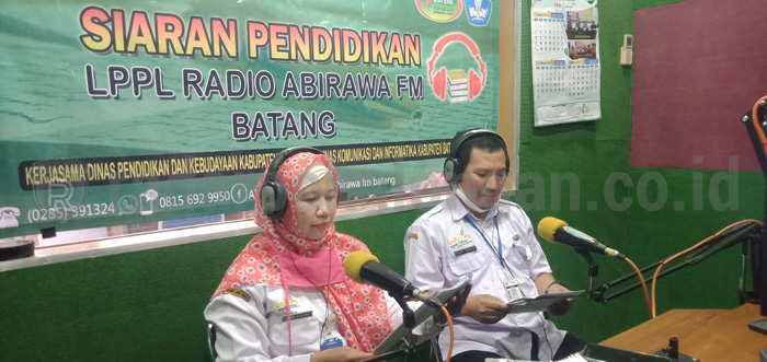Belajar Via Radio, Siswa Tak Kalah Aktif