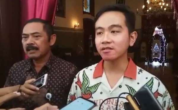 Putra Jokowi Gibran Rakabuming Batal Dilantik Jadi Walikota Solo